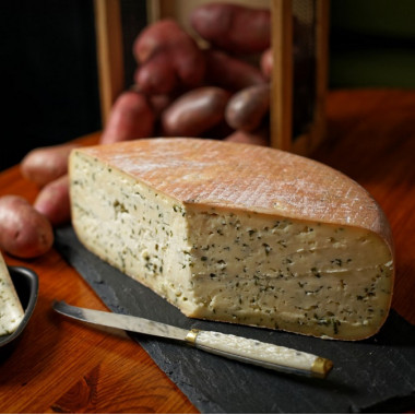 Tomme à l’ail des ours des Pyrénées